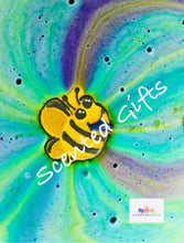 Load image into Gallery viewer, Bee bath bomb
